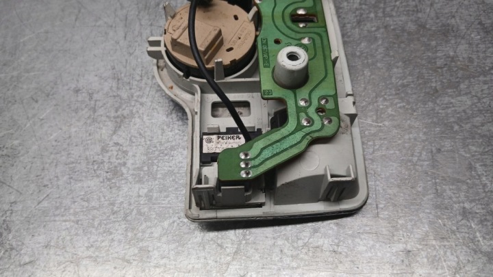 ÉCLAIRAGE CABINES VW GOLF IV 1.9TDI 97-06R 3D 3B0035711A