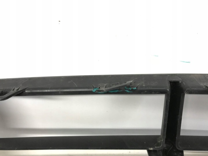 MERCEDES CLE 236 AMG GRILLE VERS PARE-CHOCS AVANT CENTRALE A2368852902
