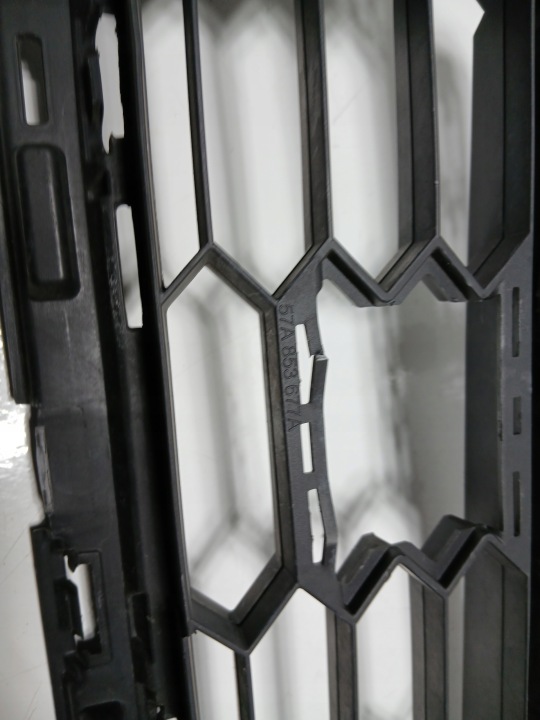 GRILLE CALANDRE PARE-CHOCS AVANT 57A853677 SKODA KAROQ 18R