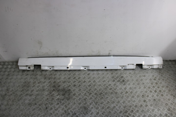 REVÊTEMENT SEUIL SEUIL GAUCHE MERCEDES CLA II 2 W118 AMG A1186909100