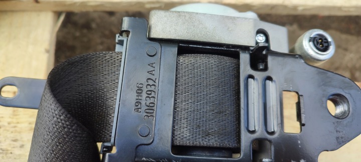 CEINTURE DE SÉCURITÉ AVEC TENDEUR DROIT AVANT OPEL INSIGNIA A 13303851