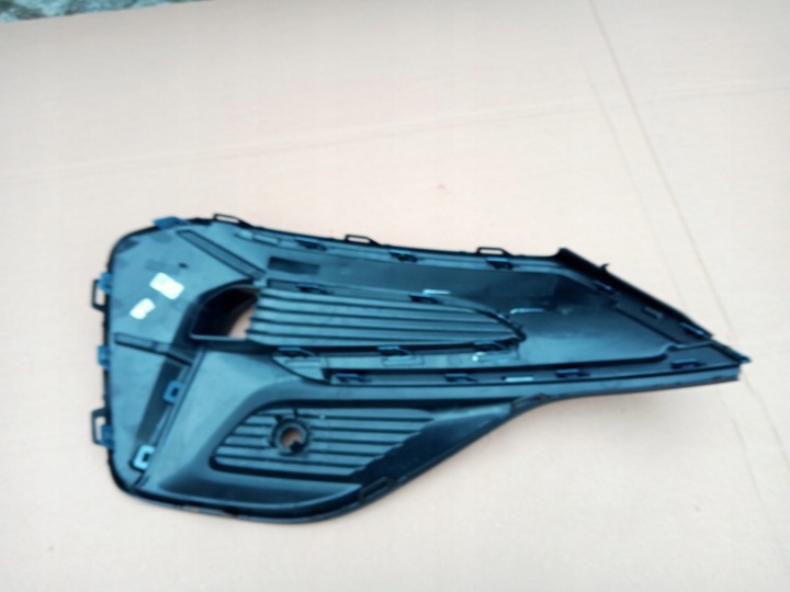 FORD FOCUS MK4 ST-LINE LIFT DROITE GRILLE PARE-CHOCS AVANT 2021R