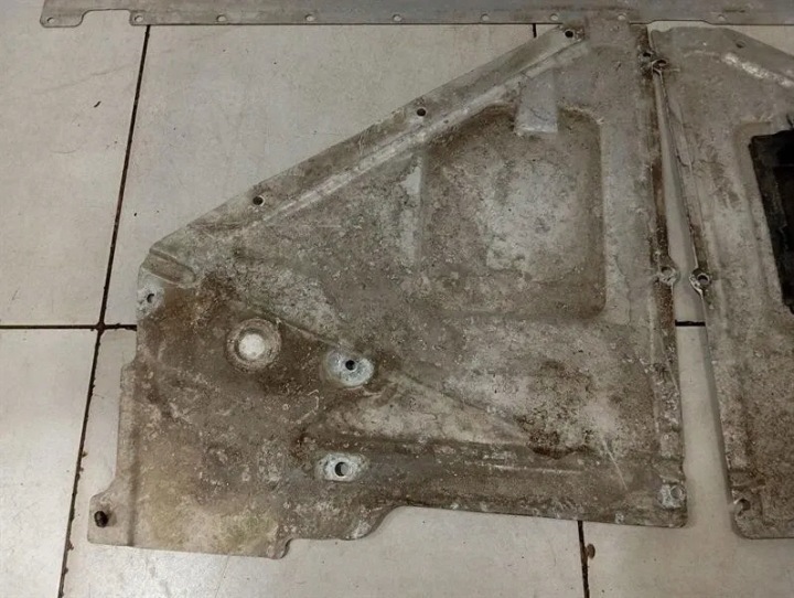 AUDI R8 4S V10 RWD RONDELLE CHÂSSIS 4S0825208C MOULURE CHÂSSIS