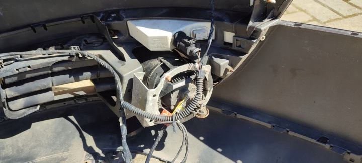 PARE-CHOCS AVANT AVANT VW PASSAT B6 2,0 TDI UNIVERSEL