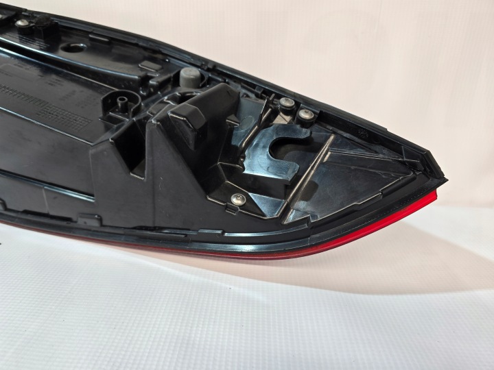 PORSCHE PANAMERA 970 LIFT PHARE GAUCHE ARRIÈRE GAUCHE ARRIÈRE 97063199103