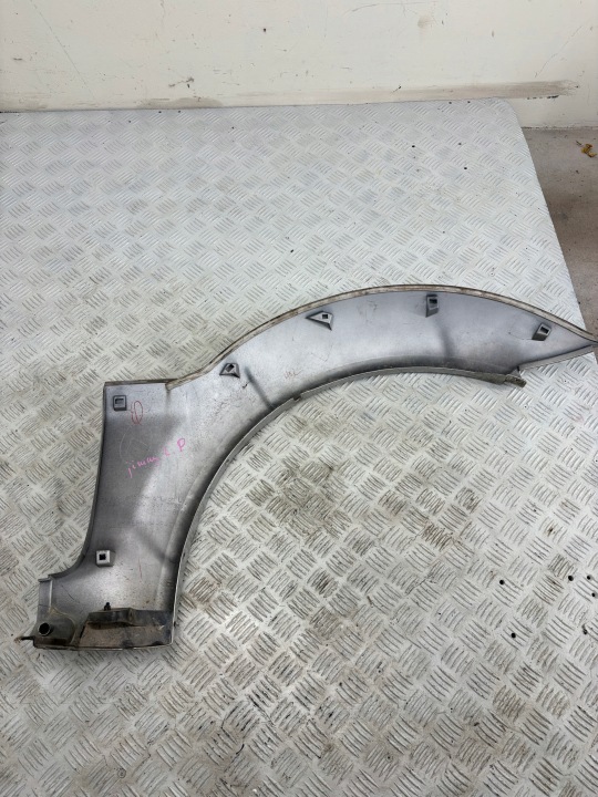 MOULURE GARDE-BOUE GAUCHE AVANT PROTECTION SUZUKI JIMNY 77630-81A00