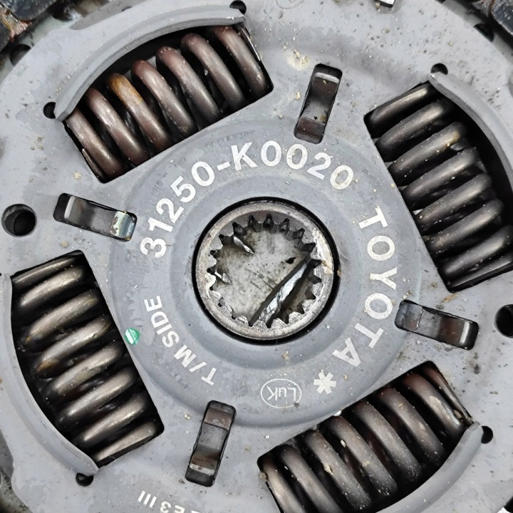 TOYOTA YARIS XP210 2023 EMBRAYAGE ENSEMBLE