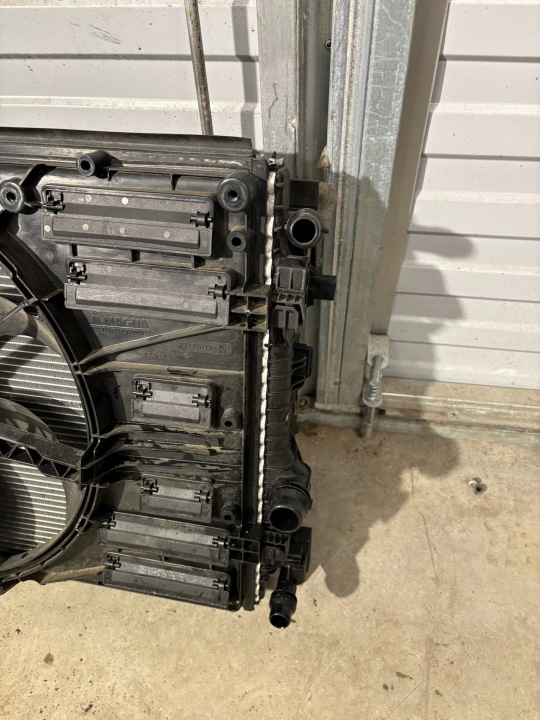 VW TIGUAN 5NA 2.0 TDI ENSEMBLE RADIATEURS VENTILATEUR 5Q0121203DE