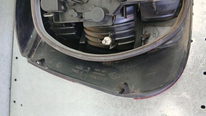 PHARE DROITE ARRIÈRE VOLVO V70 II 2.4D5 00-05R