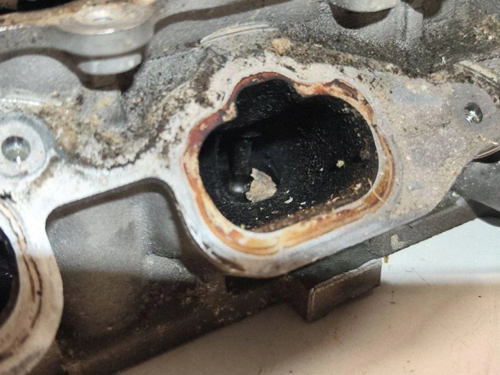 DODGE DURANGO III 04893811AF CULASSE MOTEUR