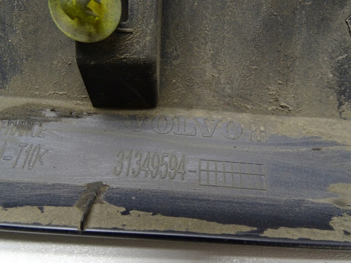 MOULURE PORTES INFÉRIEURE DROIT AVANT DROITE VOLVO XC60 I R-DESIGN 31349594 08-13 R