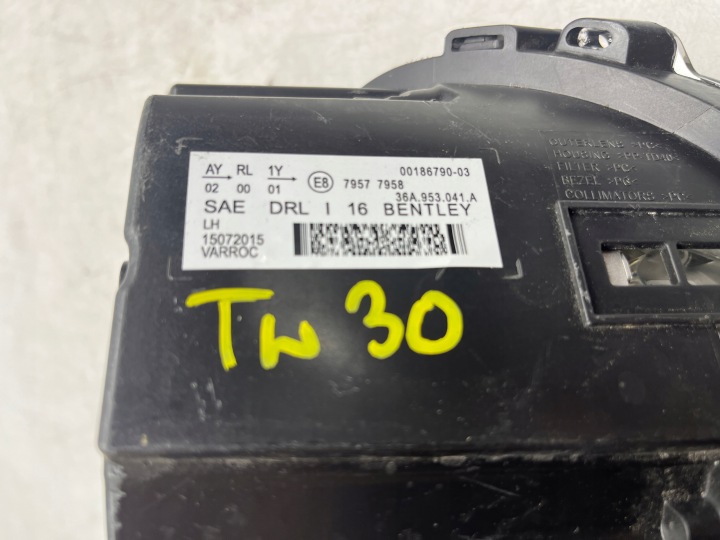 BENTLEY BENTAYGA PHARE GAUCHE CLIGNOTANT FJD PHARES ANTIBROUILLARD LED SAE 36A953041A