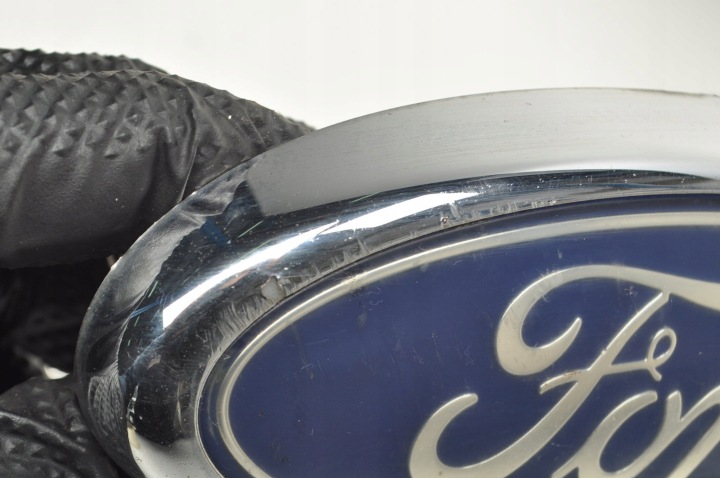 FORD FOCUS MK2 INSIGNE LOGO EMBLÈME AVANT 4M51-8216-AA