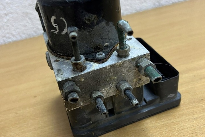 POMPE ABS CITROËN C5 I (DC_) 9648606980 3.0L GASOLINE 152KW 2002