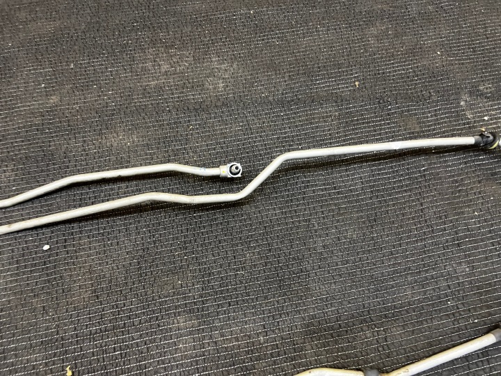 FIL TUYAU TUYAU HUILES PONT DIFFÉRENTIEL ARRIÈRE CHEVROLET CAMARO VI SS 6.2 V8 16-
