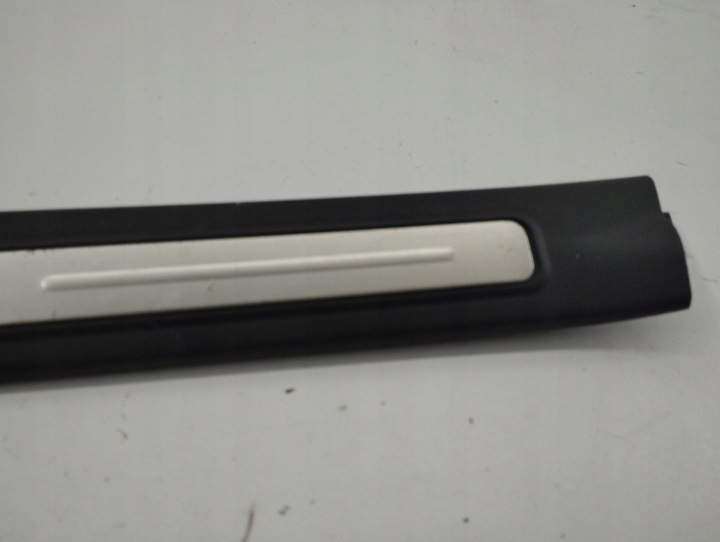 MERCEDES-BENZ A W169 2010 GAUCHE CÔTÉ MOULURE SEUIL AVANT