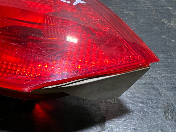 FORD FOCUS MK3 UNIVERSEL DANS COUVERCLE DE COFFRE PHARE ARRIÈRE ARRIÈRE GAUCHE GAUCHE BM51-13A603-BB