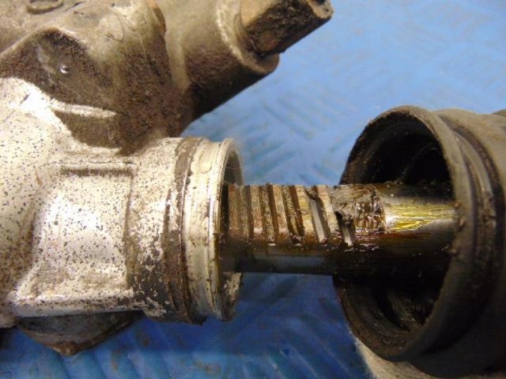 DAIHATSU YRV HAYON 1.3 16V CRÉMAILLÈRE DE DIRECTION 44250-97402
