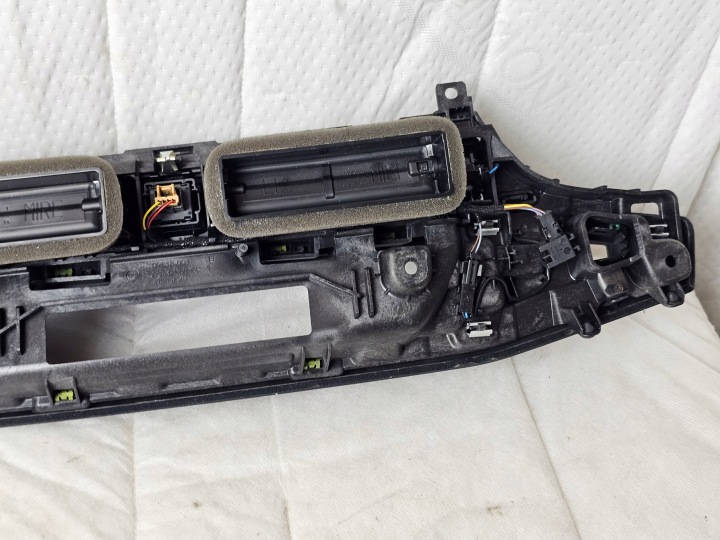 MOULURE FIXATION DÉCOR PROTECTION CONSOLES TABLEAU DE BORD GRILLE CONDUIT D'AIR AUDI A4 B9 A5