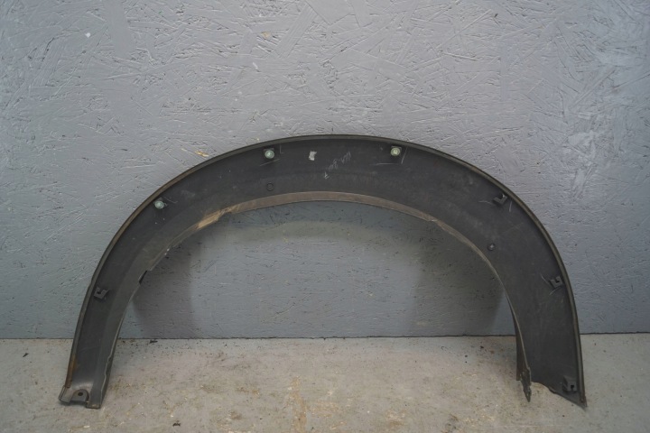 MITSUBISHI L200 IV MOULURE GARDE-BOUE DROIT ARRIÈRE (429)