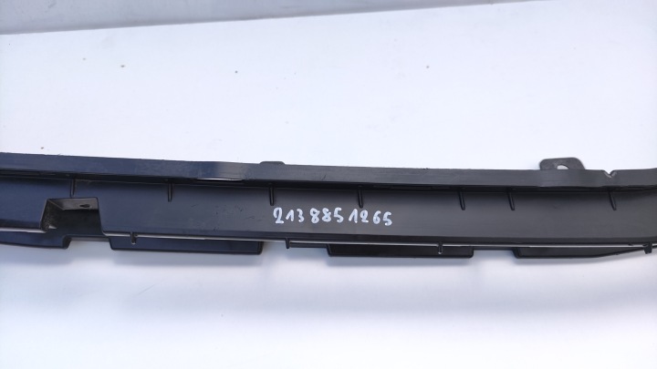 MERCEDES E CLASSE DANS 213 16- RENFORCEMENT GRILLE PARE-CHOCS CENTRALE DOLNA(TD74)