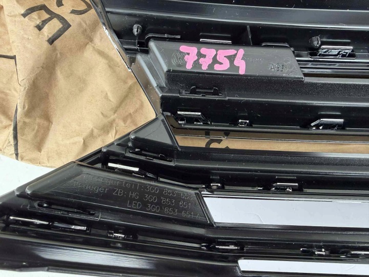 VOLKSWAGEN PASSAT B8 14- GRILLE CALANDRE AVANT NEUF OE 7754