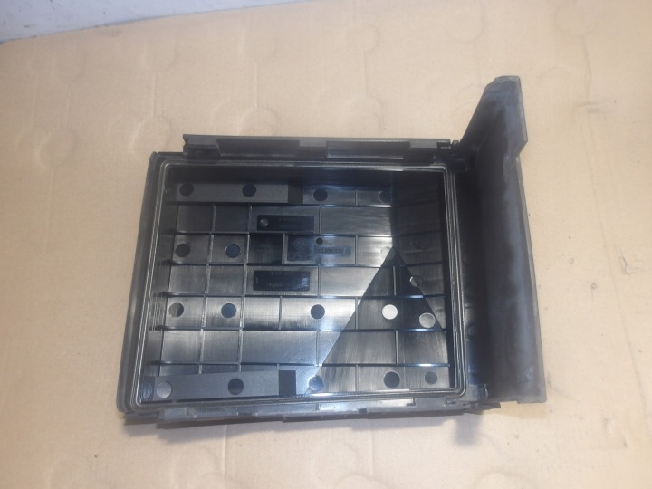 BOÎTE FUSIBLES PASSAT B6 2.0B 150KM 2005R 1K0937132F 3C0937125