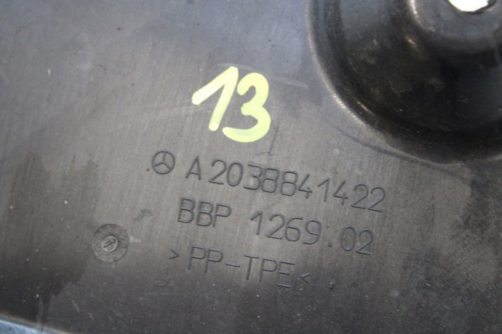 PASSAGE DE ROUE DROIT AVANT MERCEDES W203 CL203 A2038841422 DROIT CLC