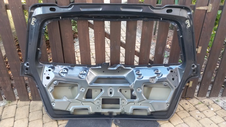 MERCEDES GLK X204 08R- COUVERCLES DE COFFRE COUVERCLES DE COFFRE ARRIÈRE KRYVIY RIG A2047420310
