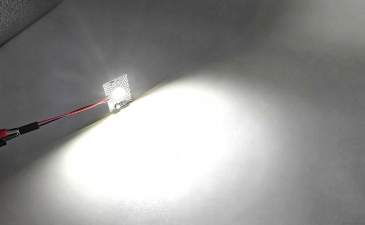 PANNEAU 1 LED 12V W5W C5W C10W T4W CANBUS 950LM