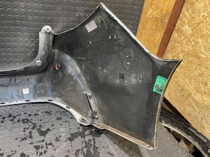 TOYOTA COROLLA XII 12 E21 18- UNIVERSEL PARE-CHOCS ARRIÈRE ARRIÈRE