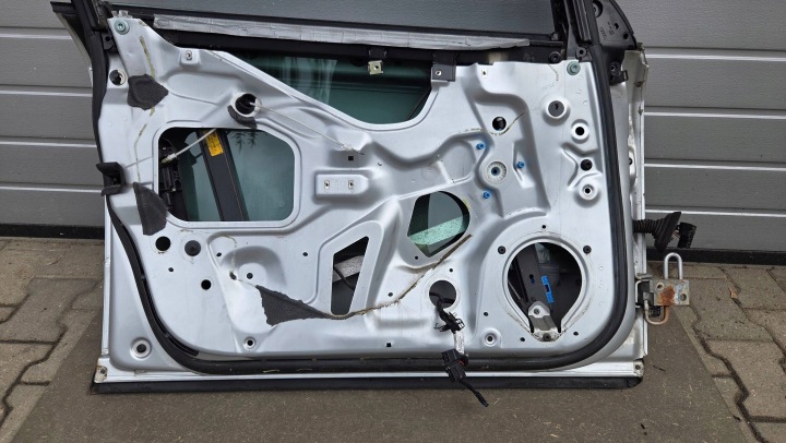 AUDI A4 B6 PORTES AVANT GAUCHE JEU LY7W M-1065