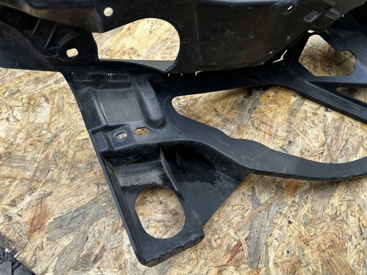 GRILLE RENFORCEMENT CALANDRE CAPTUR LIFT 620900621R