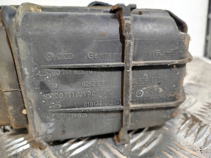 2000 AUDI A4 S4 B5 8D CRIC CHANGEMENTS VITESSE 1Z7711025