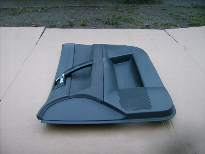 COLLECTEUR GARNITURE PORTES DROIT AVANT VW POLO 9N 5 PORTES 6Q4867012