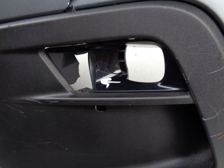 PARE-CHOCS AVANT JEEP AVENGER 22- NR 51518