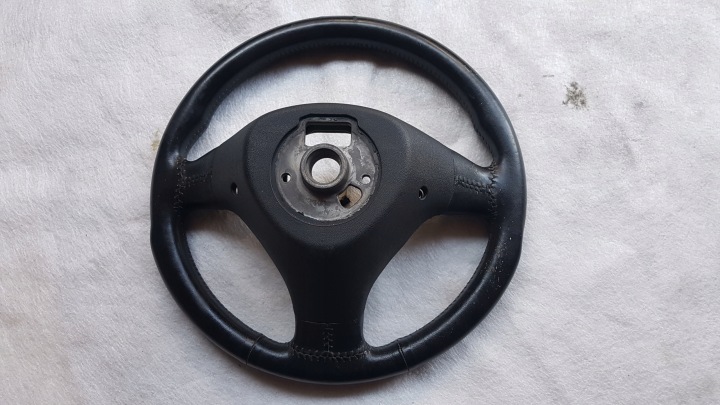 KIEOWNICA AUDI A4 B6 8E0419091Q CUIR