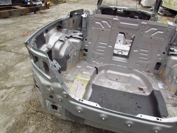 VOLVO C70 II 06-13 QUART AILE ARRIÈRE GAUCHE 477