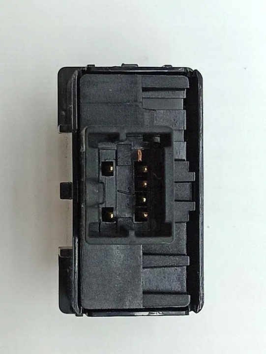 BOUTON GOULOTTE DE REMPLISSAGE CARBURANTS NISSAN NAVARA D23 TWK1A002