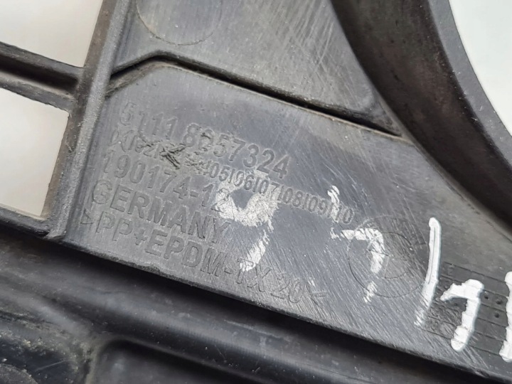 2015 BMW 3 GT F34 GRILLE HALOGÈNE 8057324