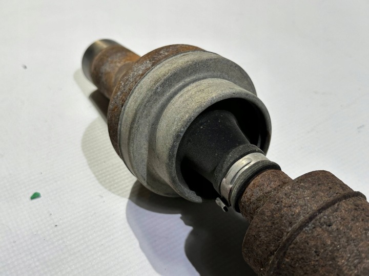ARBRE DE TRANSMISSION AVANT AVANT DODGE RAM 1500 5.7 2013 2018