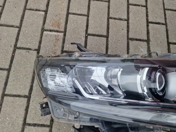 PROJECTEUR DROITE CÔTÉ TOYOTA LAND CRUISER (J150) 60266