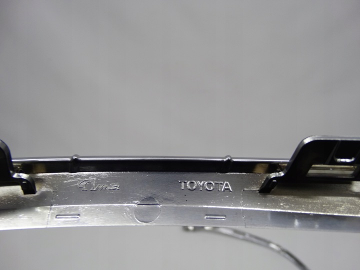 TOYOTA YARIS III LIFT 14-17 MOULURE PARE-CHOCS SATIN 53123-0D060 52123-0D190