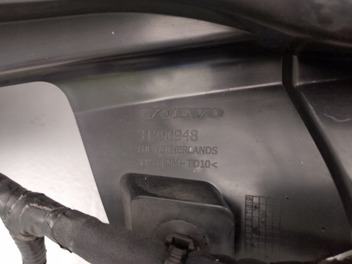 VOLVO V40 II 2 2013- AMORTISSEUR PARE-CHOCS AVANT FAISCEAU DE CÂBLES CAPTEURS 8083315 ÷