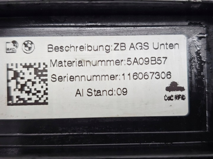 BMW 5 G60 G61 2023+ ADMISSION JALOUSIE AIR INFÉRIEURE VOLANT 5A09B57