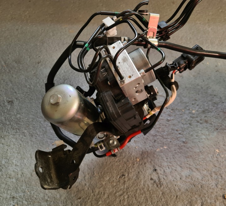 POMPE ABS TOYOTA CHR C-HR 1.8 HYBRID NEUF