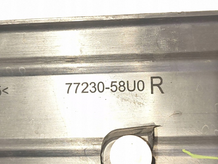 MOULURE SEUIL LATÉRALE DROITE SUZUKI VITARA 7723058U0