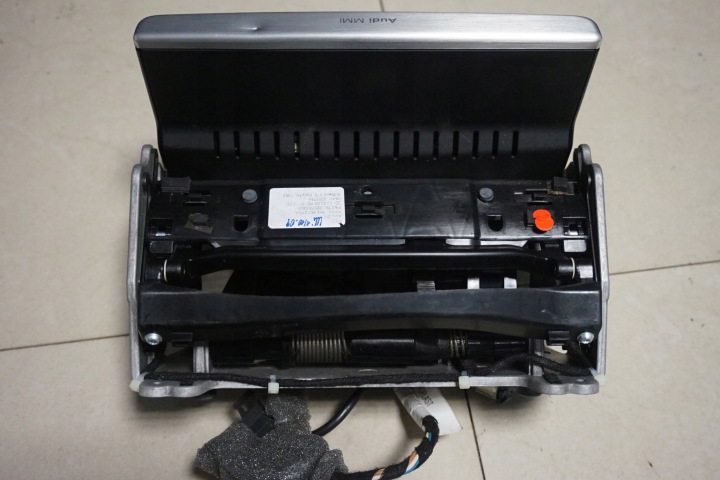 ÉCRAN MONITEUR MMI AUDI A8 D4 4H0857273A