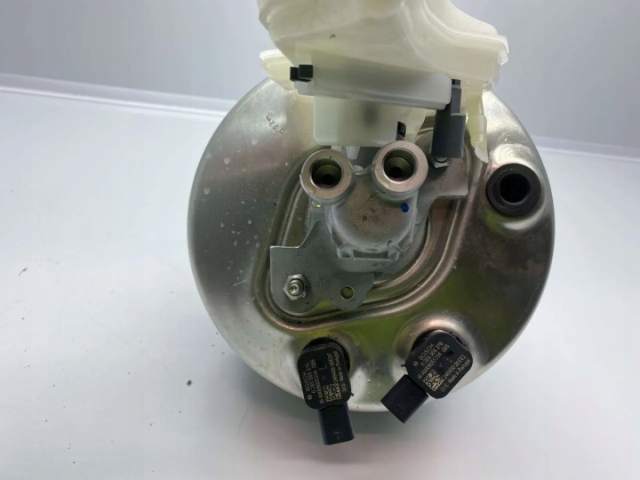 MERCEDES-BENZ EQB BOOSTER SERVO FREINS AVEC GLOWNYM CYLINDREM EQB 250+ 2024