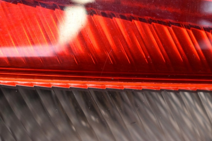 PHARE GAUCHE ARRIÈRE ARRIÈRE 132-87977 MITSUBISHI LANCER 8 VIII 5D HAYON 07-16